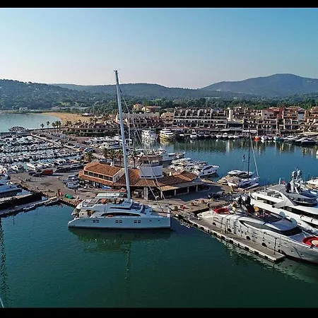 Entre Le Port Et La Plage, Golfe De Saint Tropez * Cogolin
