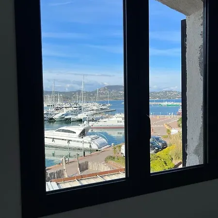 Entre Le Port Et La Plage, Golfe De Saint Tropez Cogolin